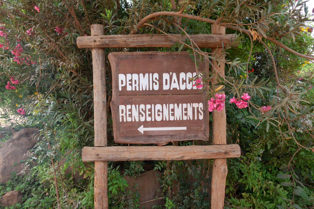 Hinweisschild am Eingang der Réserve de Bandia