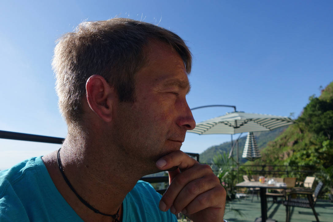 Eine Pause über den grünen Bergen