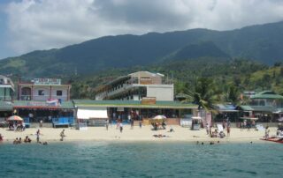 White Beach bei Puerto Galera vom Meer aus