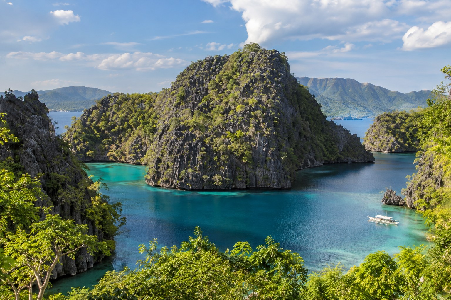 Küstenlandschaft und Meer auf den Philippinen