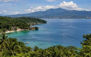 Küstenlandschaft und Meer auf den Philippinen