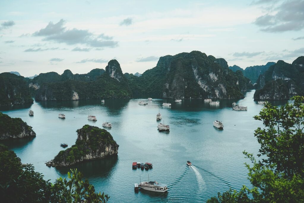 Vietnam – Reisfelder, Buchten und alte Städte